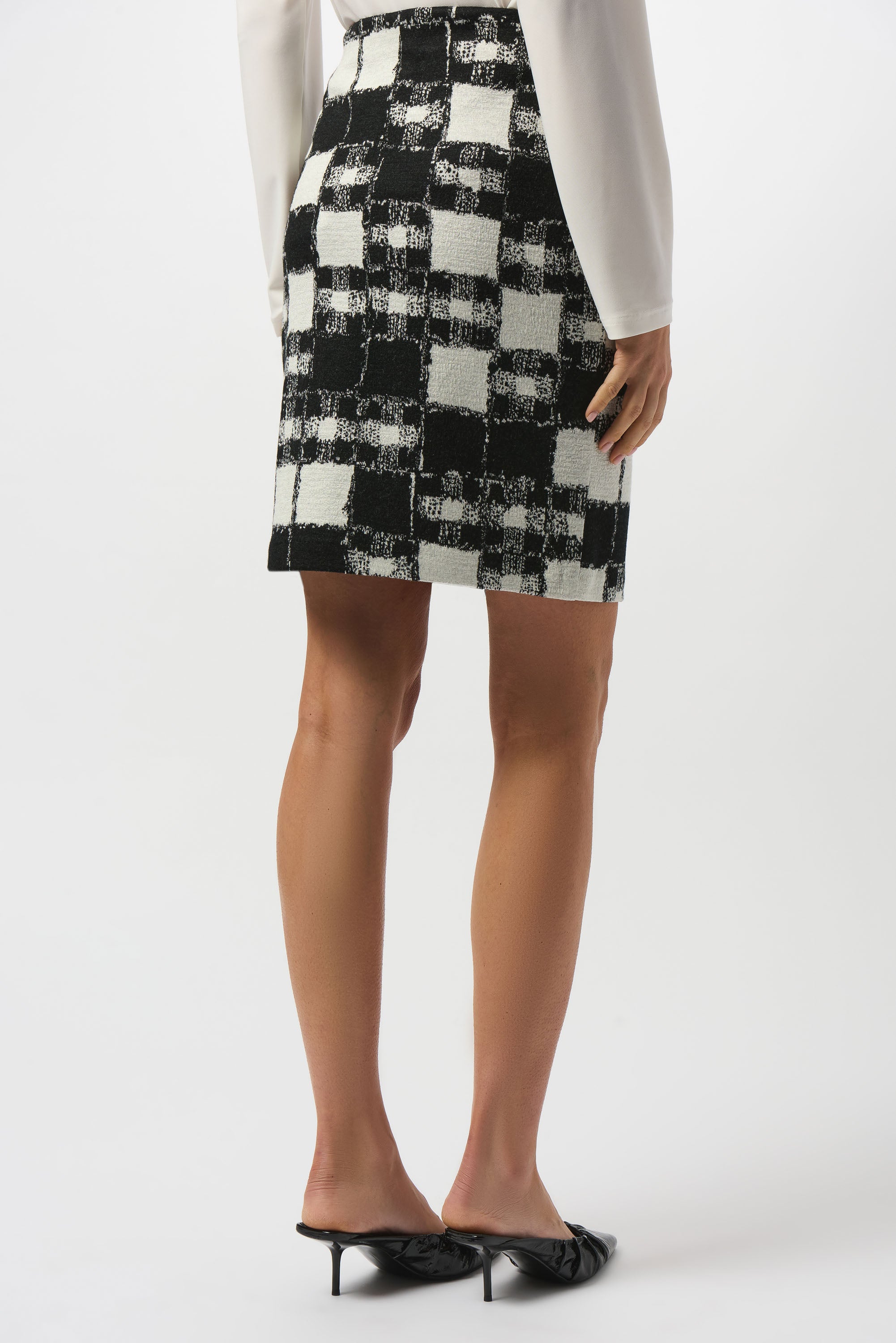 JOSEPH RIBKOFF Patterned Skirt