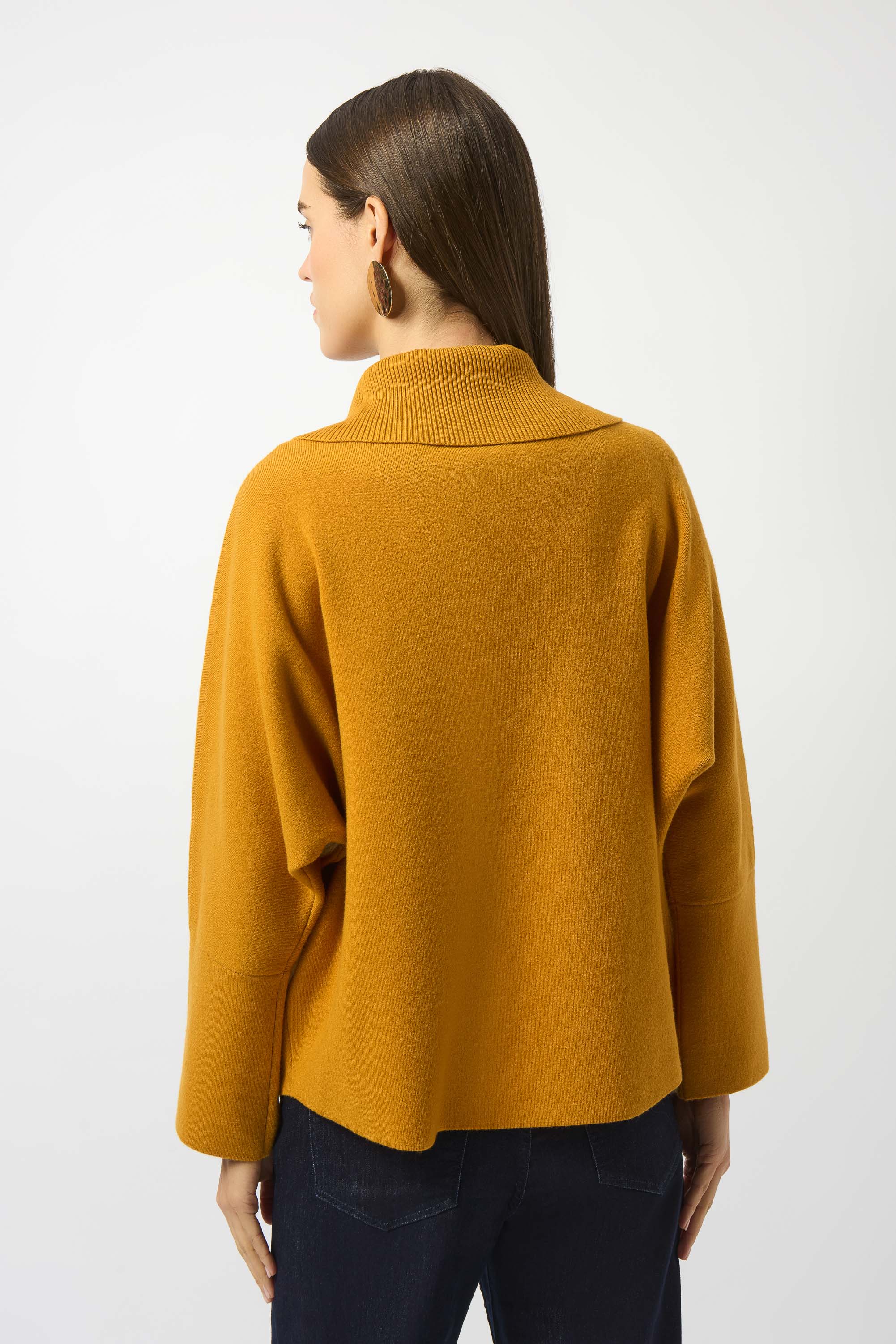 JOSEPH RIBKOFF Pullover Sweater