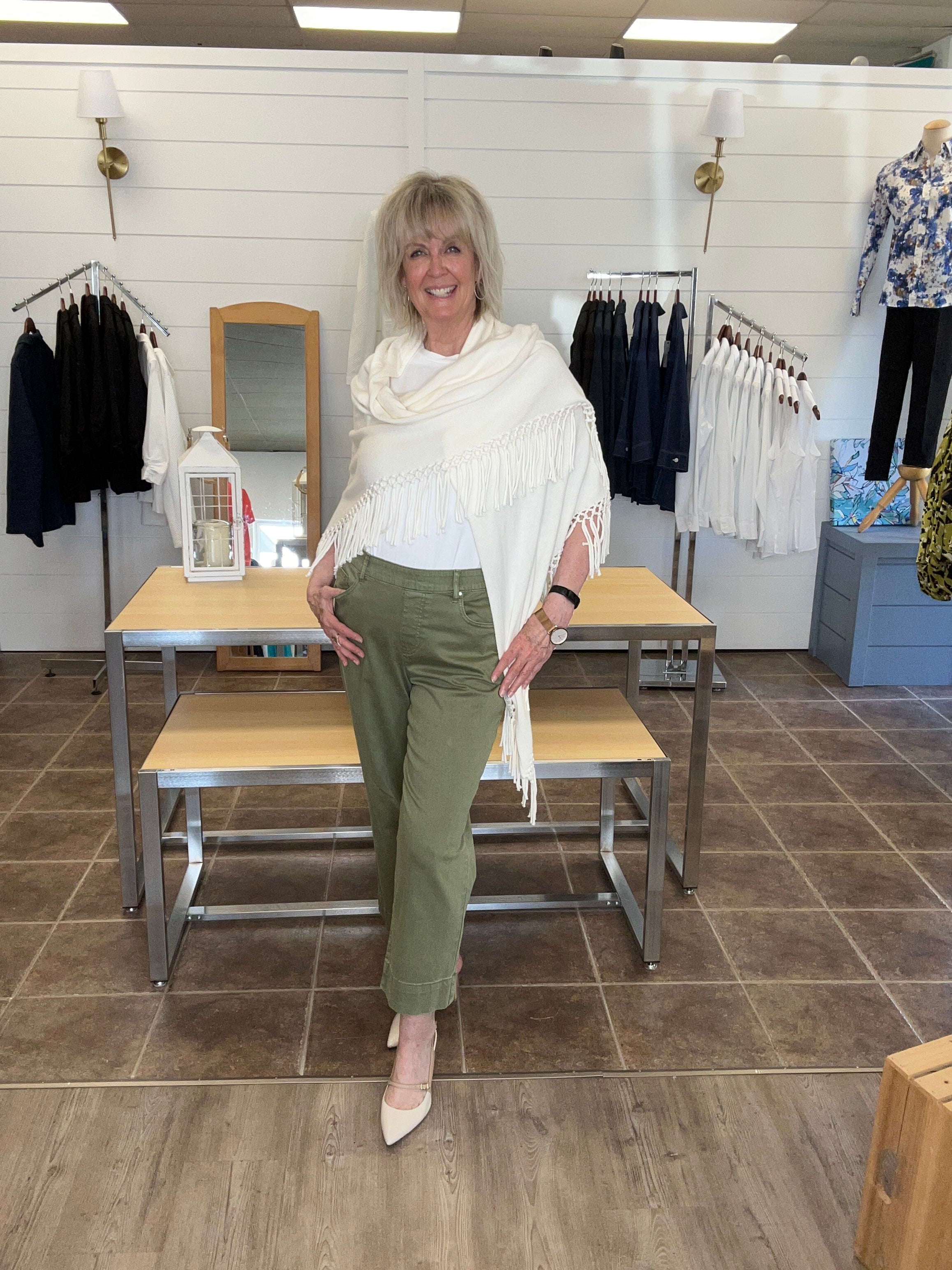 TRIBAL Flare Cropped Pants