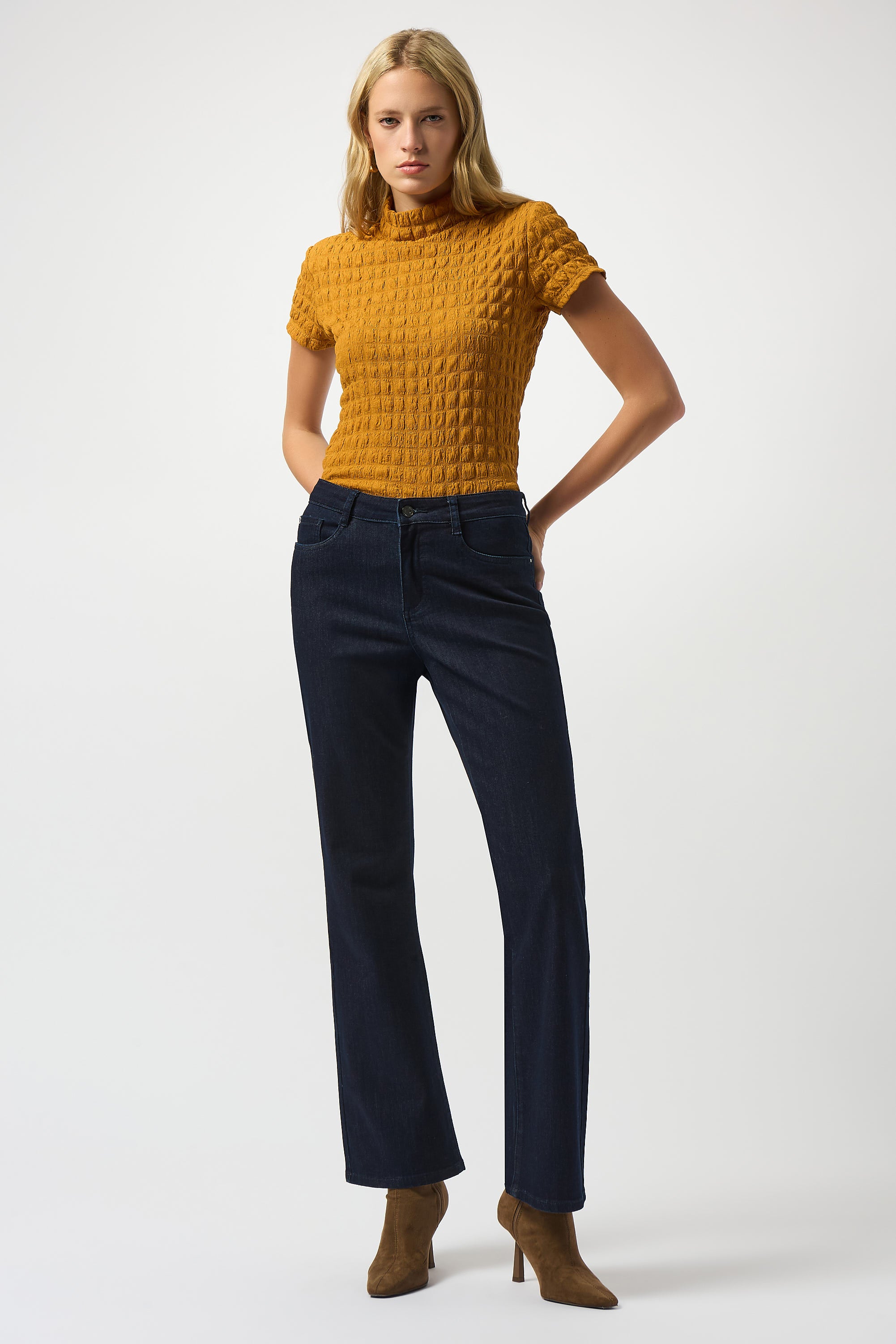 JOSEPH RIBKOFF Short Sleeve Pullover