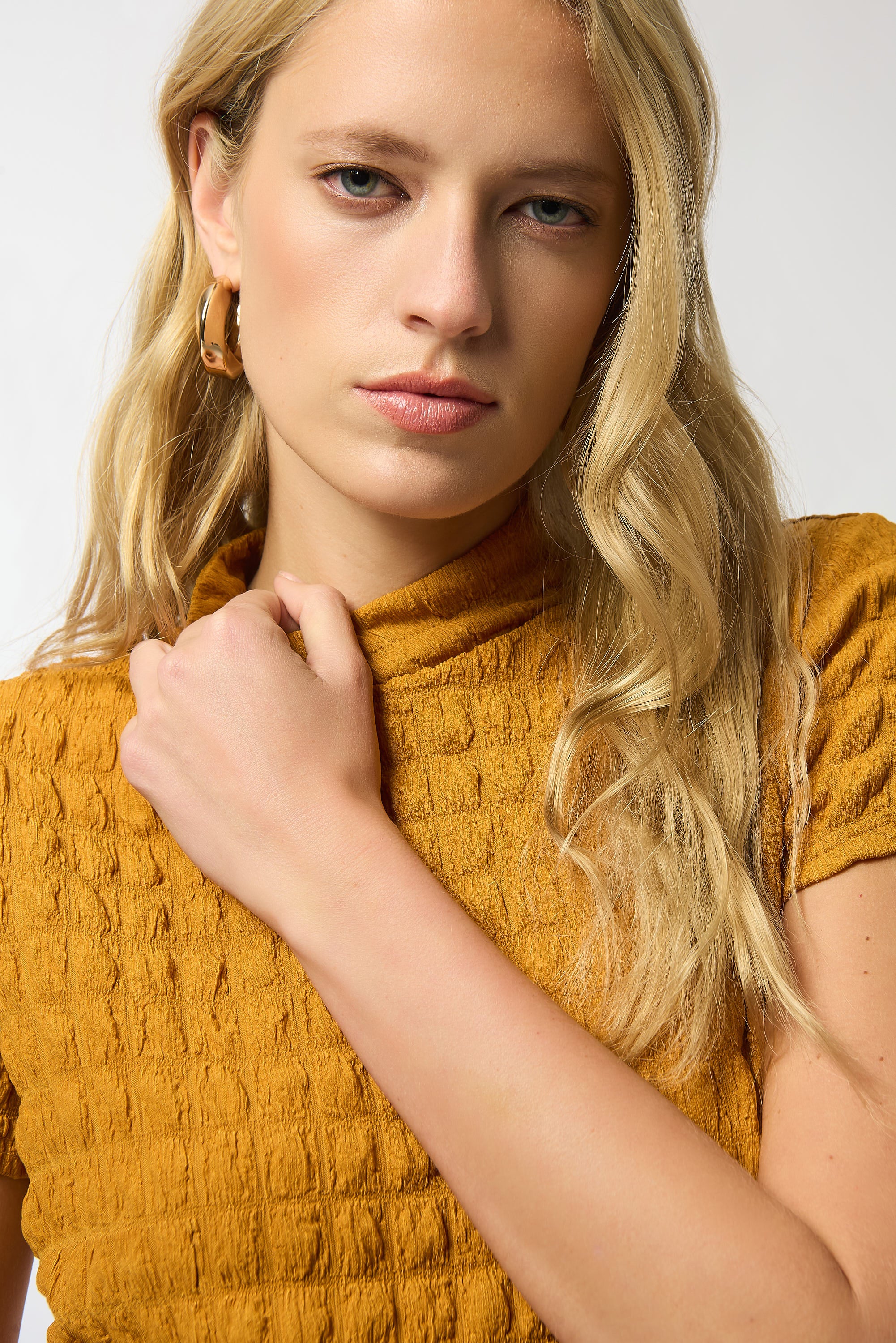 JOSEPH RIBKOFF Short Sleeve Pullover