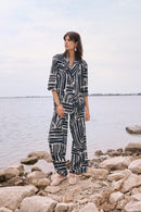 JOSEPH RIBKOFF Patterned Pants