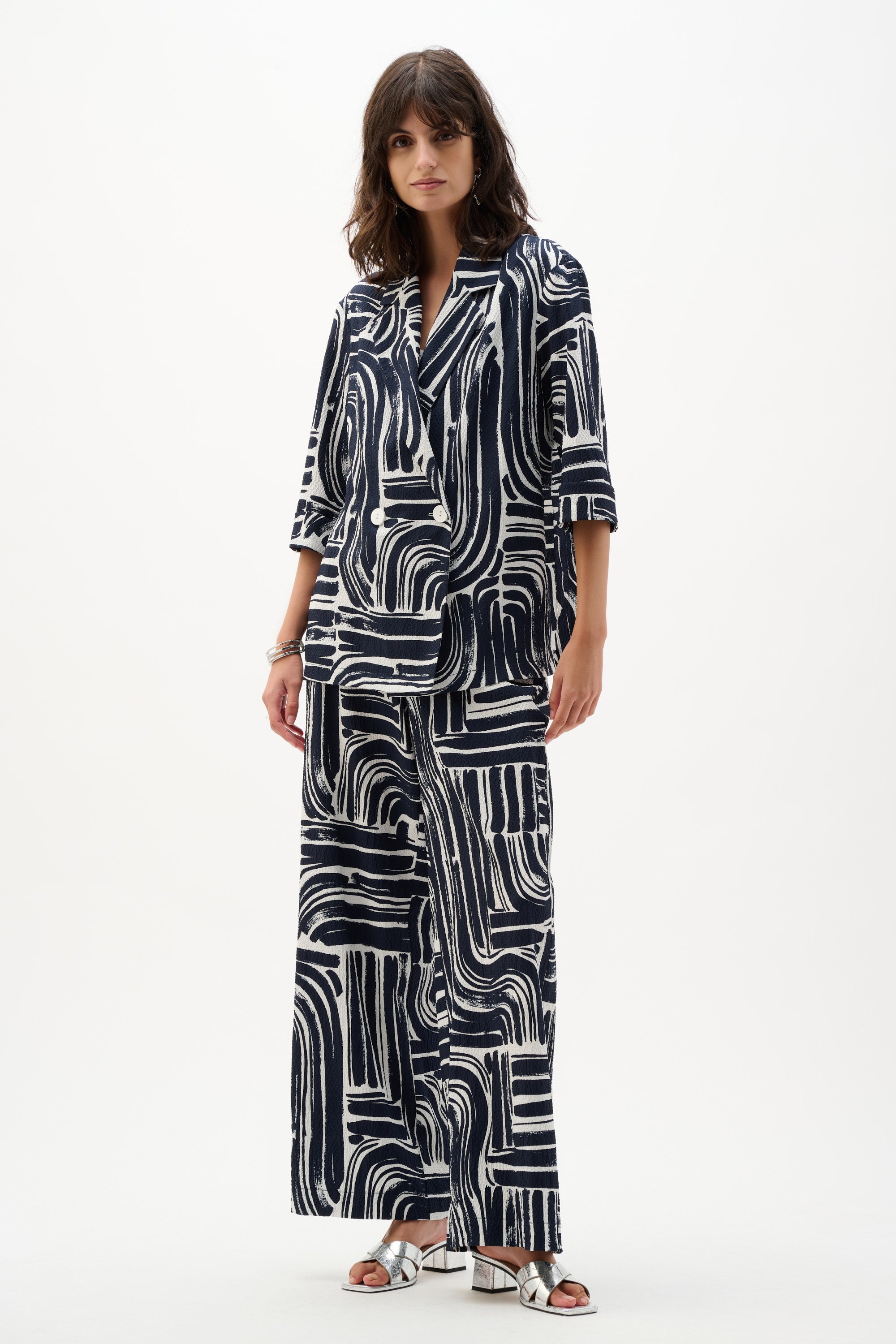JOSEPH RIBKOFF Patterned Blazer