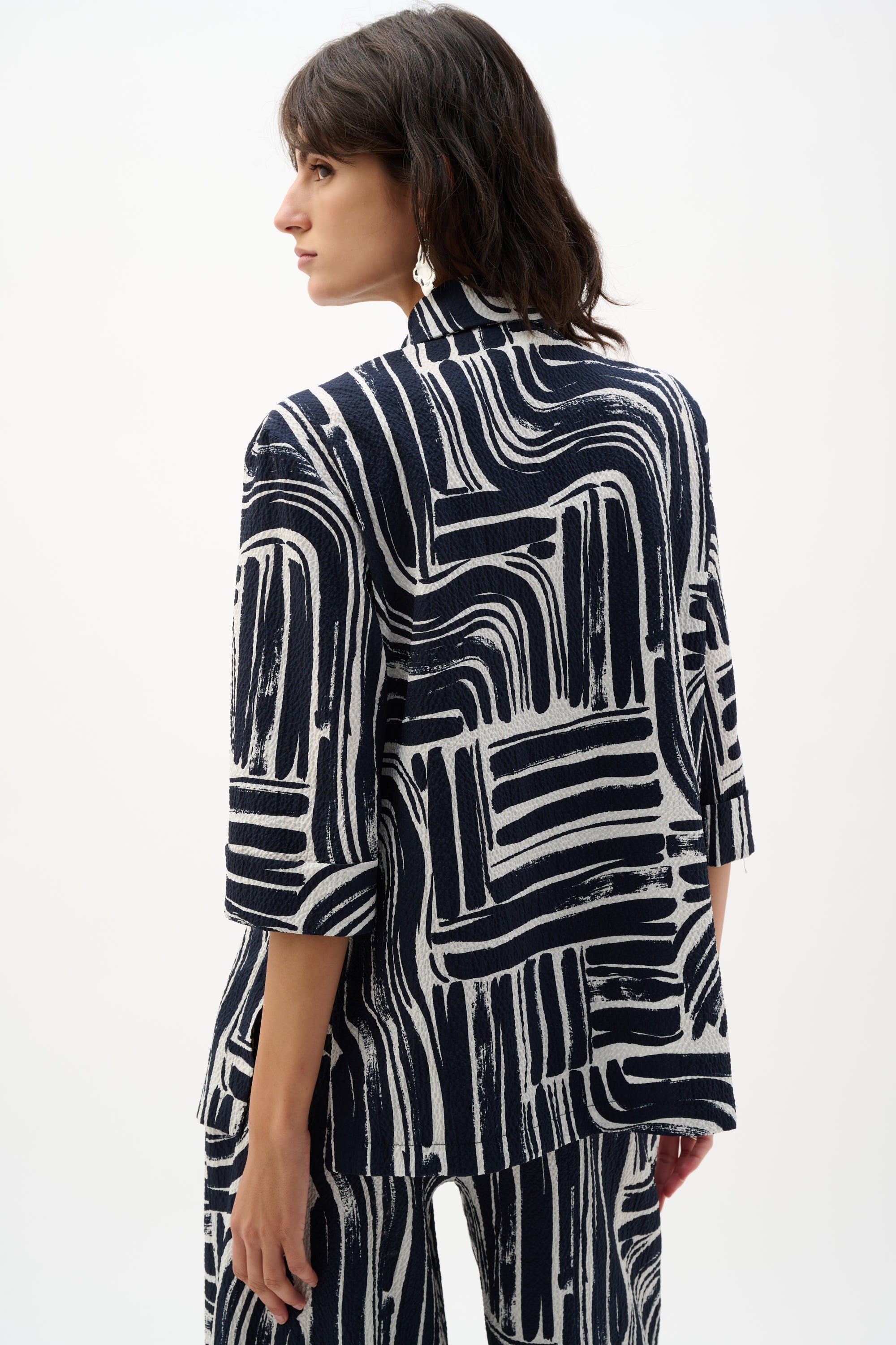 JOSEPH RIBKOFF Patterned Blazer