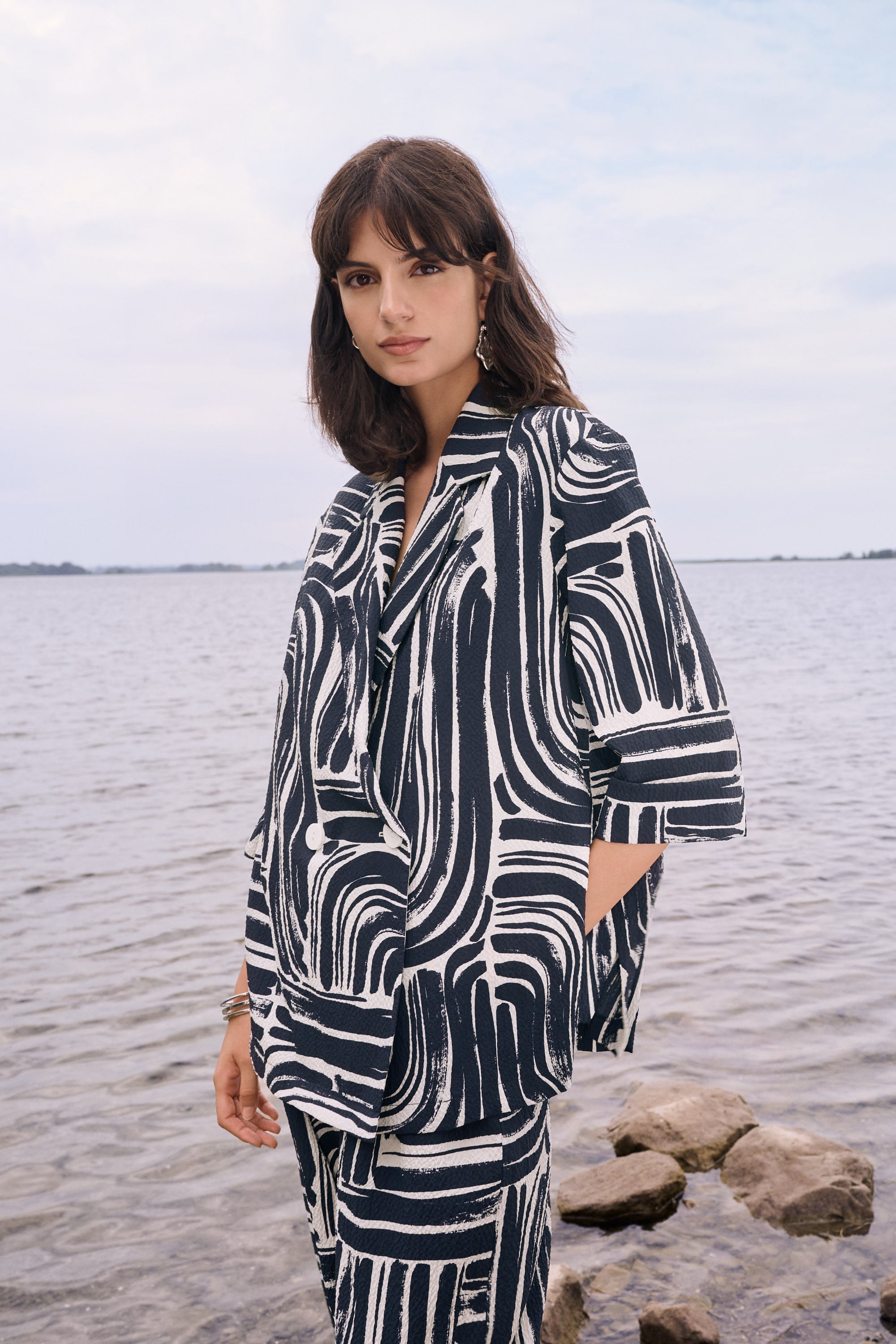 JOSEPH RIBKOFF Patterned Blazer