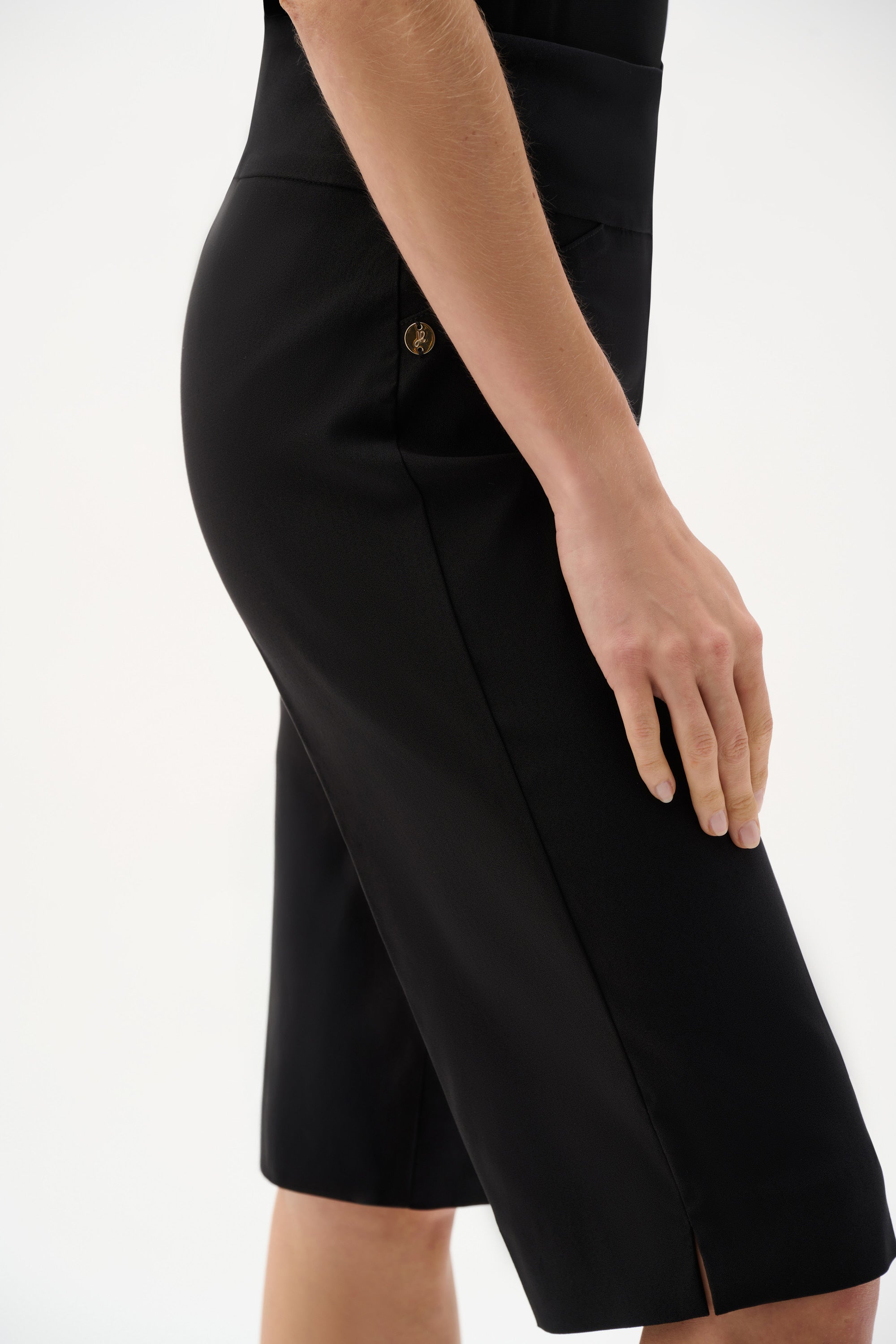 JOSEPH RIBKOFF Bermuda Shorts