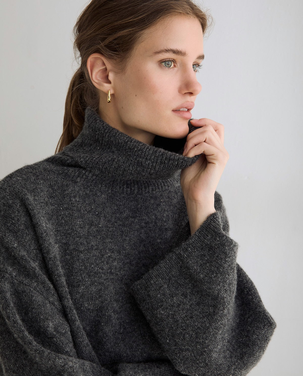 YERSE Part Wool Pullover Sweater