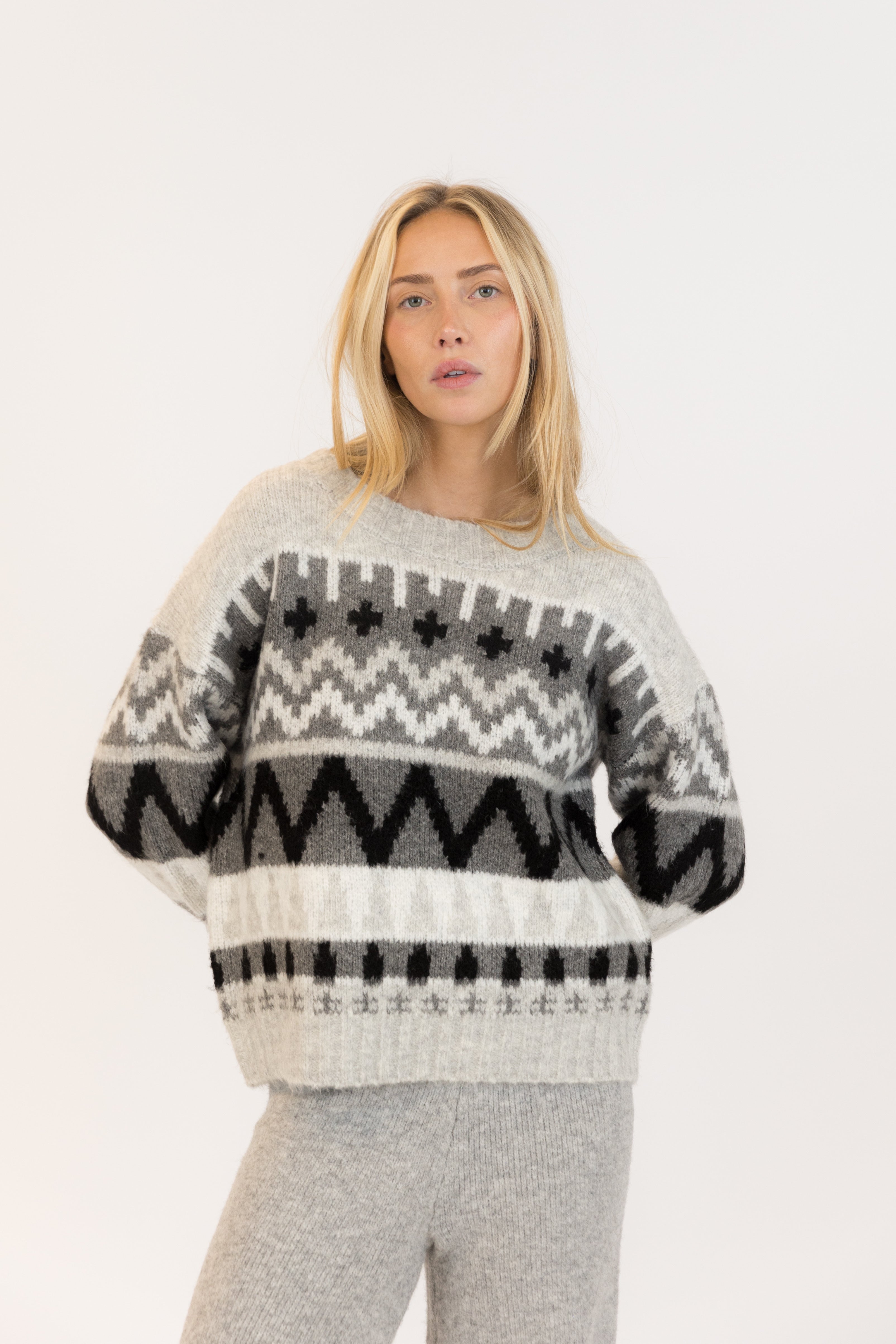LYLA + LUXE Landen Sweater